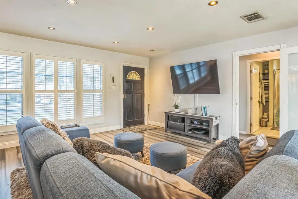 633 E G STREET Ontario, CA 91764