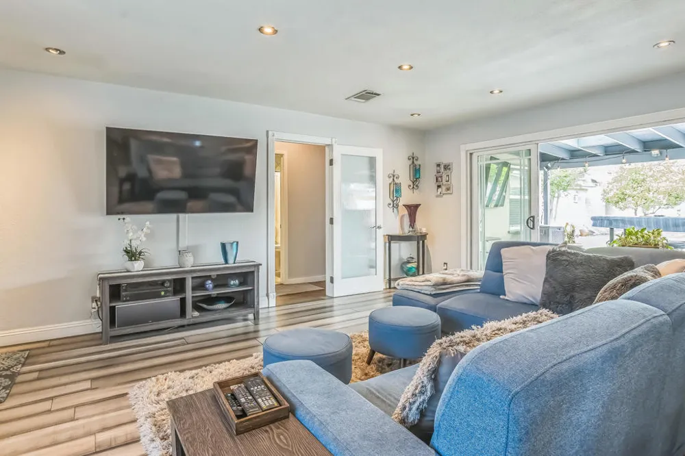 633 E G STREET Ontario, CA 91764