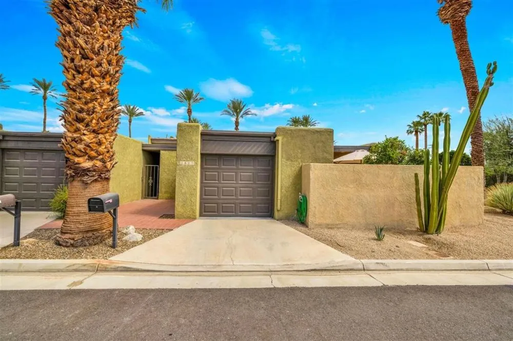 5822 E Palm Oasis Street Palm Springs, CA 92264
