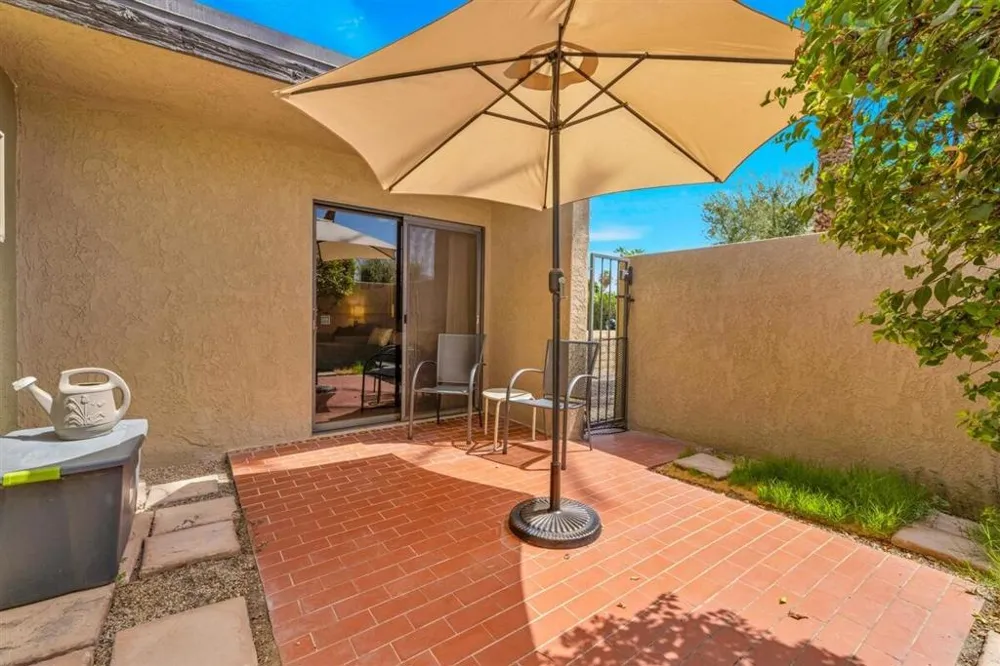 5822 E Palm Oasis Street Palm Springs, CA 92264