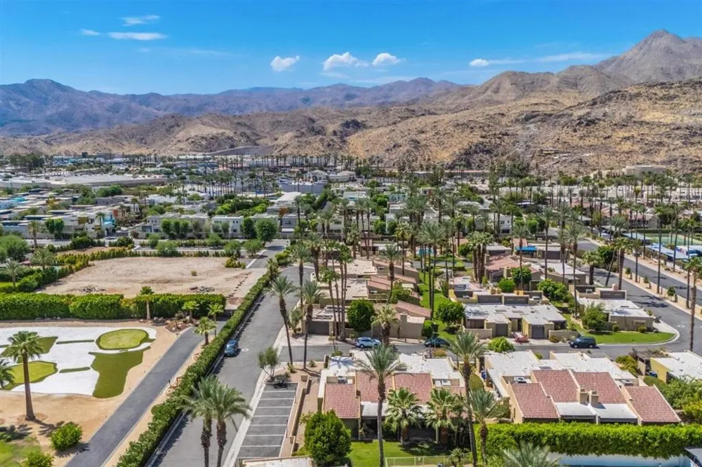 5822 E Palm Oasis Street Palm Springs, CA 92264