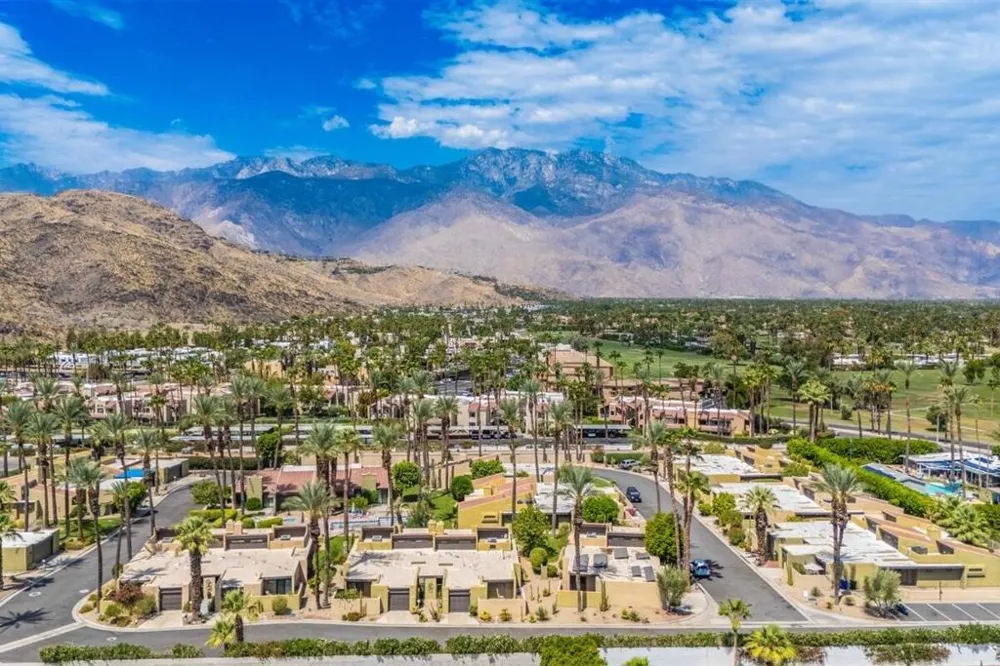 5822 E Palm Oasis Street Palm Springs, CA 92264