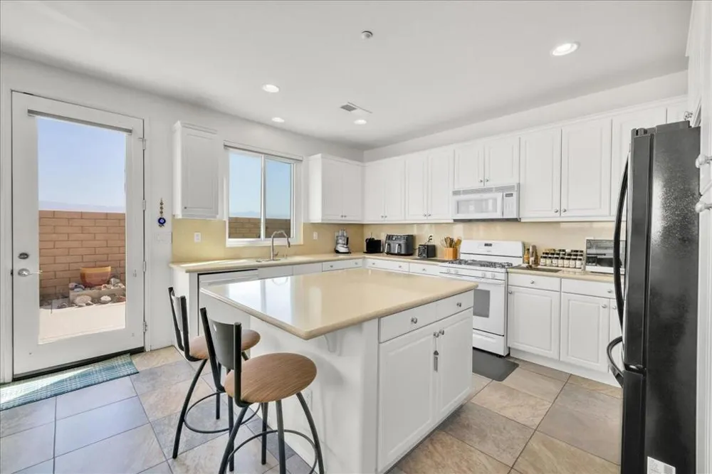 2346 Savanna Way Palm Springs, CA 92262