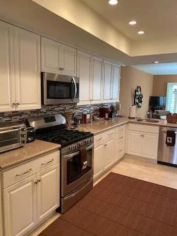 107 Avellino Circle Palm Desert, CA 92211