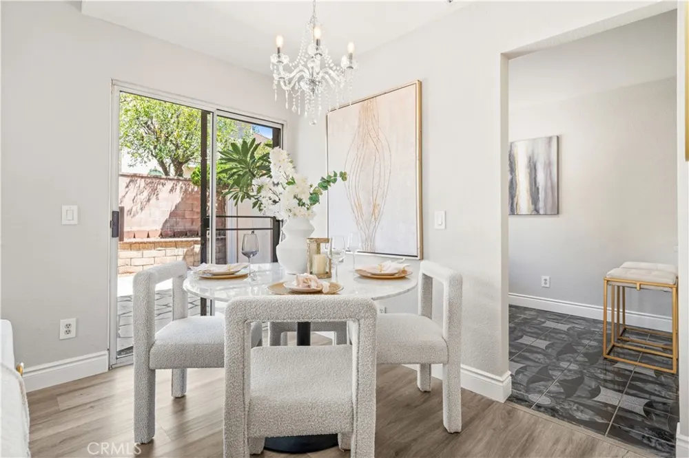317 Somerset Court Azusa, CA 91702