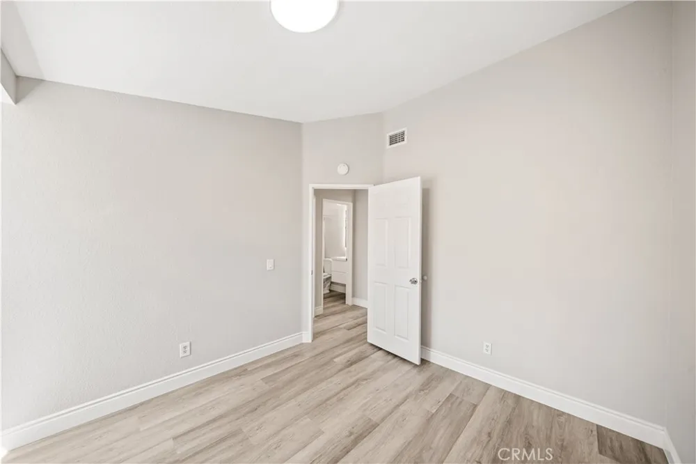 317 Somerset Court Azusa, CA 91702
