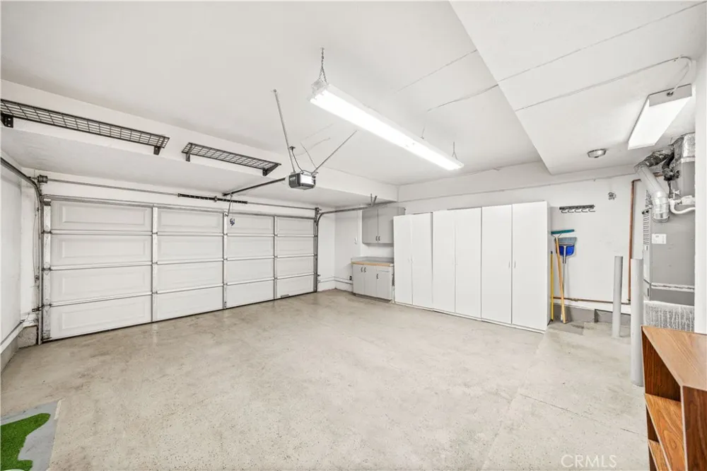 317 Somerset Court Azusa, CA 91702
