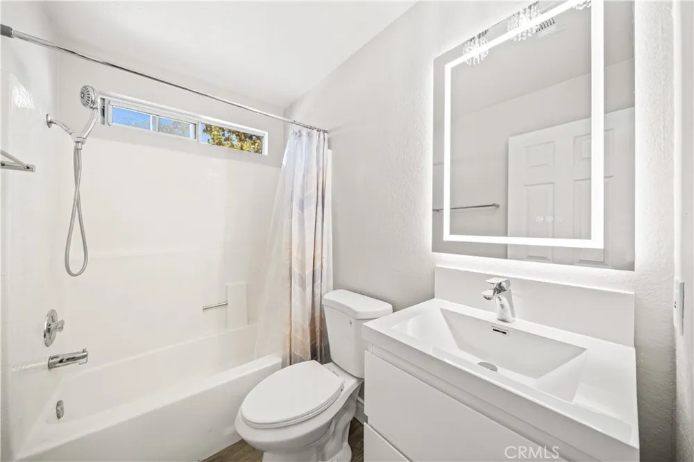 317 Somerset Court Azusa, CA 91702