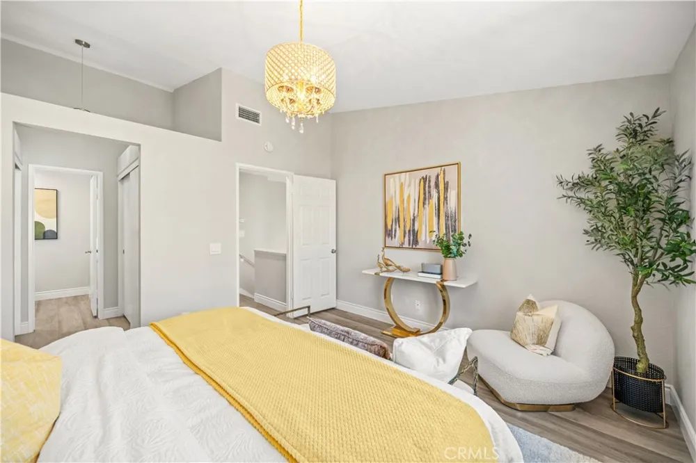 317 Somerset Court Azusa, CA 91702