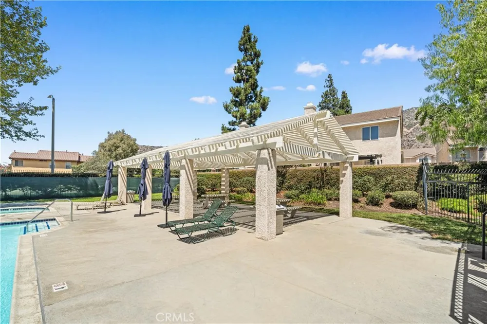 317 Somerset Court Azusa, CA 91702