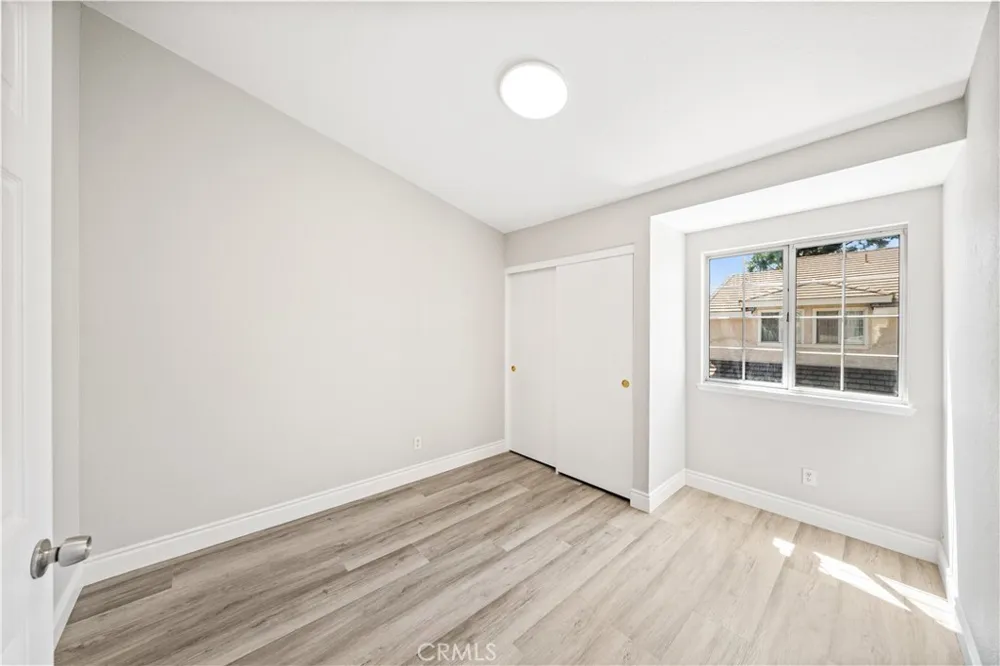 317 Somerset Court Azusa, CA 91702