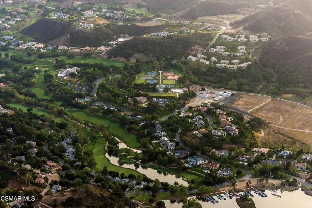 925 W Stafford Road Thousand Oaks, CA 91361