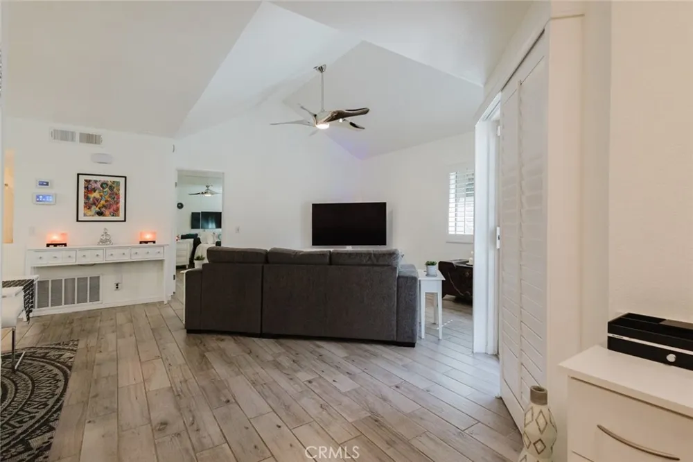 2700 Lawrence Crossley Road #37 Palm Springs, CA 92264
