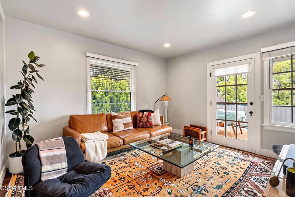637 Raymond Avenue Pasadena, CA 91103