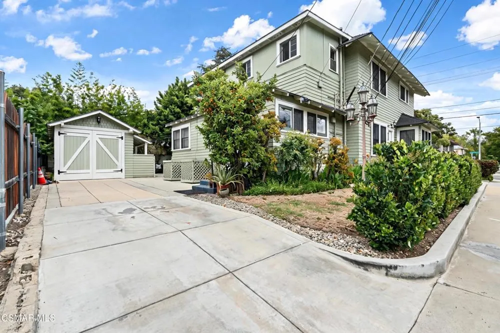 637 Raymond Avenue Pasadena, CA 91103