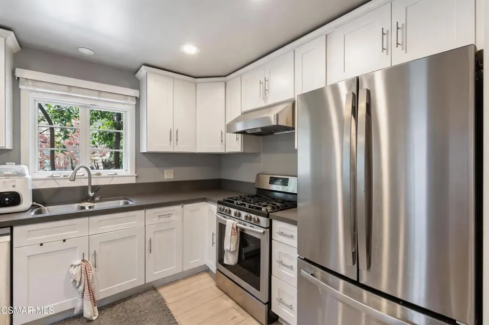 637 Raymond Avenue Pasadena, CA 91103