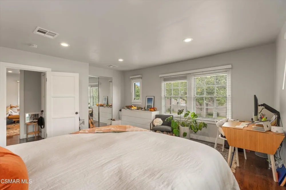 637 Raymond Avenue Pasadena, CA 91103