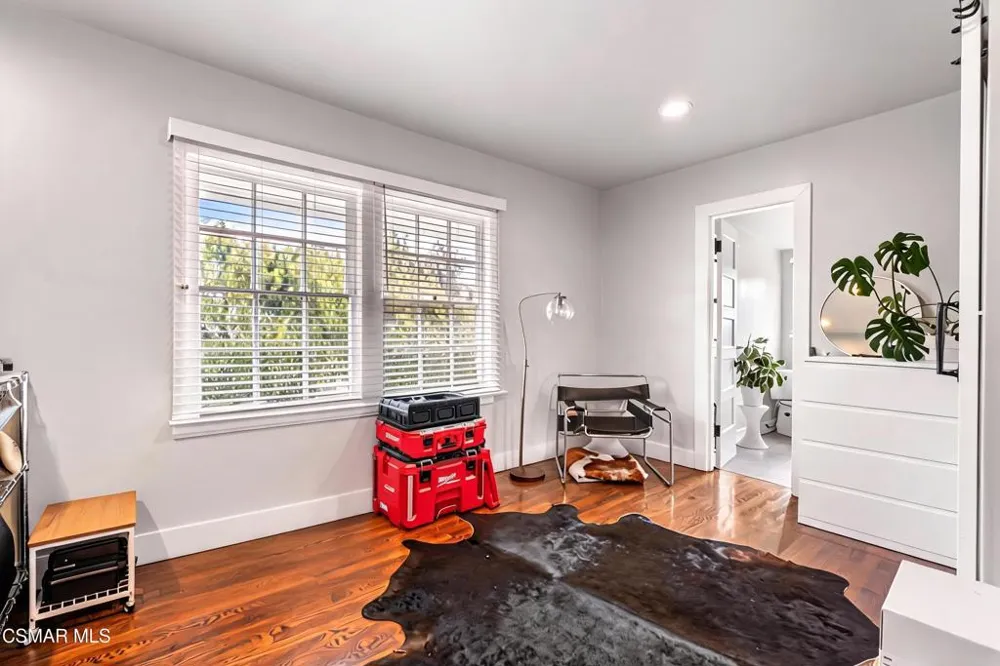 637 Raymond Avenue Pasadena, CA 91103