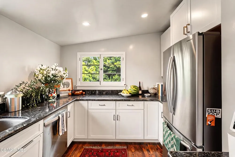 637 Raymond Avenue Pasadena, CA 91103