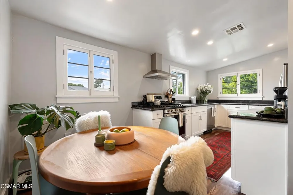 637 Raymond Avenue Pasadena, CA 91103