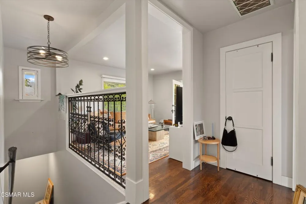 637 Raymond Avenue Pasadena, CA 91103