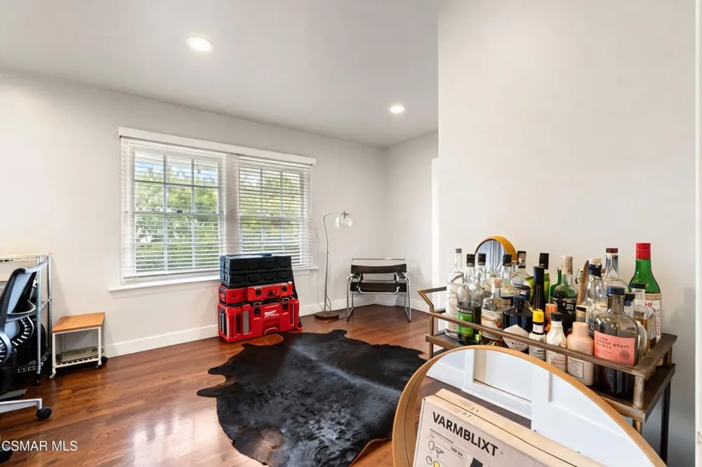 637 Raymond Avenue Pasadena, CA 91103