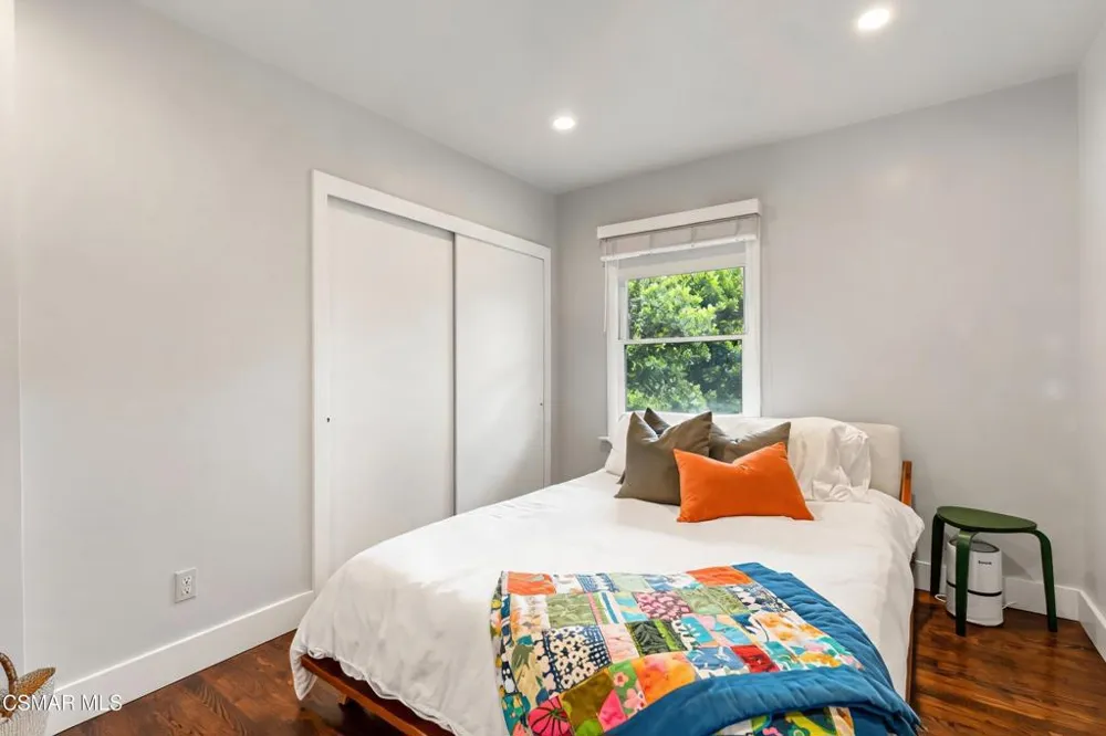 637 Raymond Avenue Pasadena, CA 91103