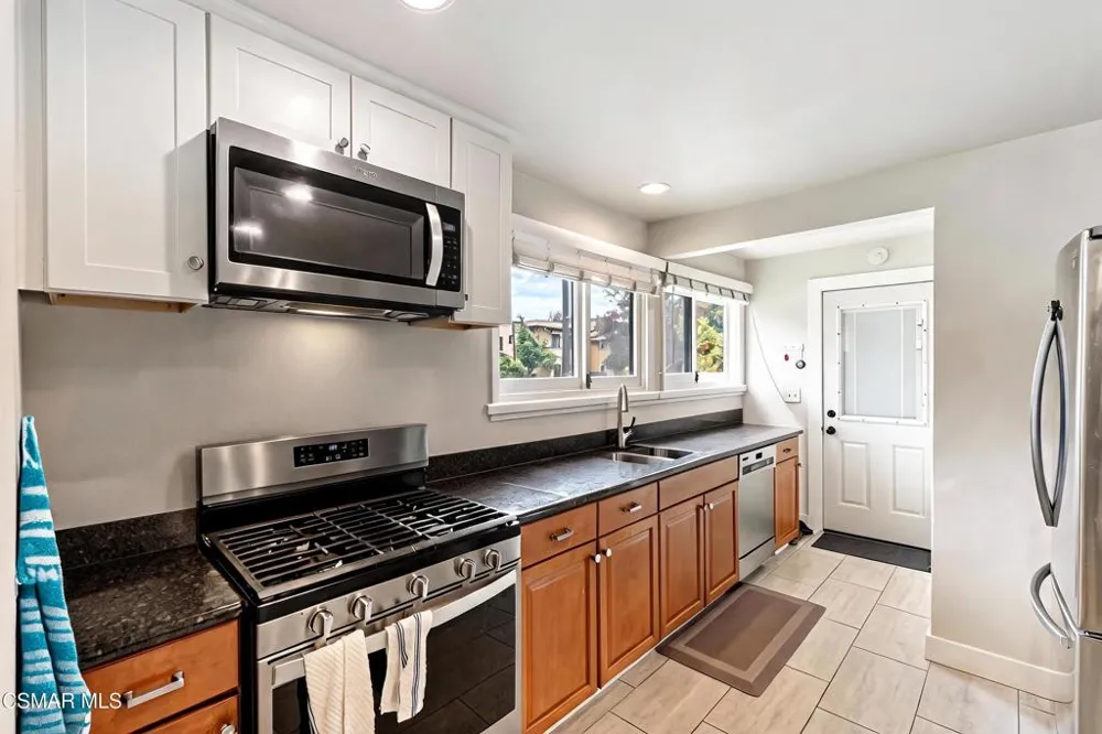 637 Raymond Avenue Pasadena, CA 91103