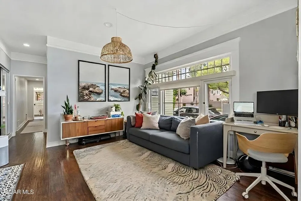 637 Raymond Avenue Pasadena, CA 91103