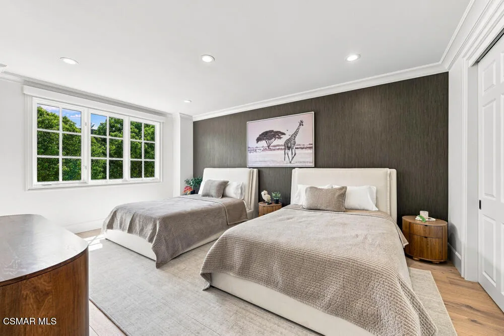 2342 Heatherbank Court Thousand Oaks, CA 91361