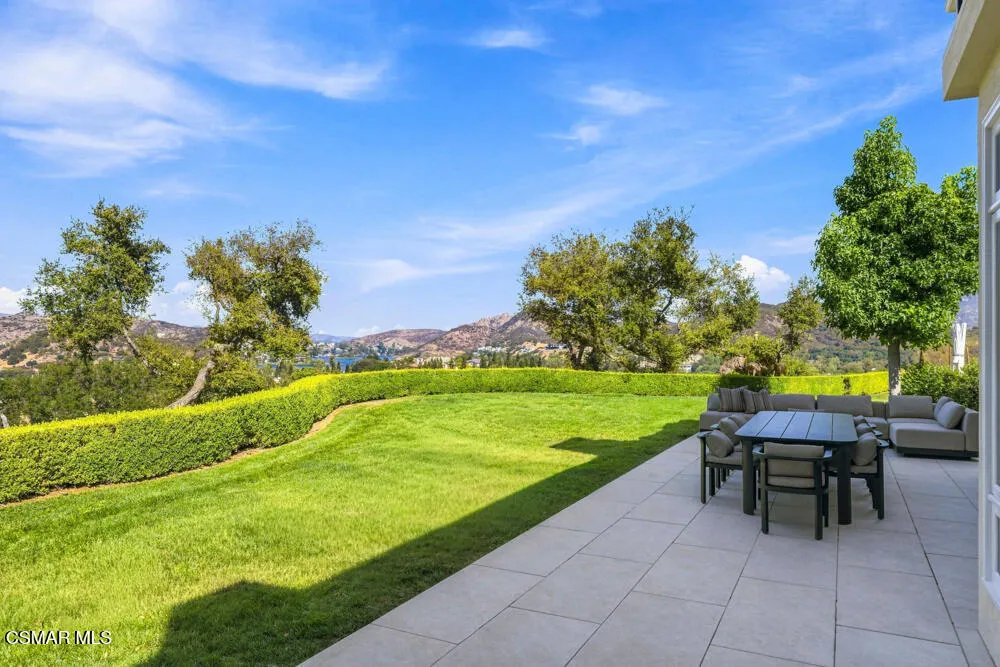 2342 Heatherbank Court Thousand Oaks, CA 91361