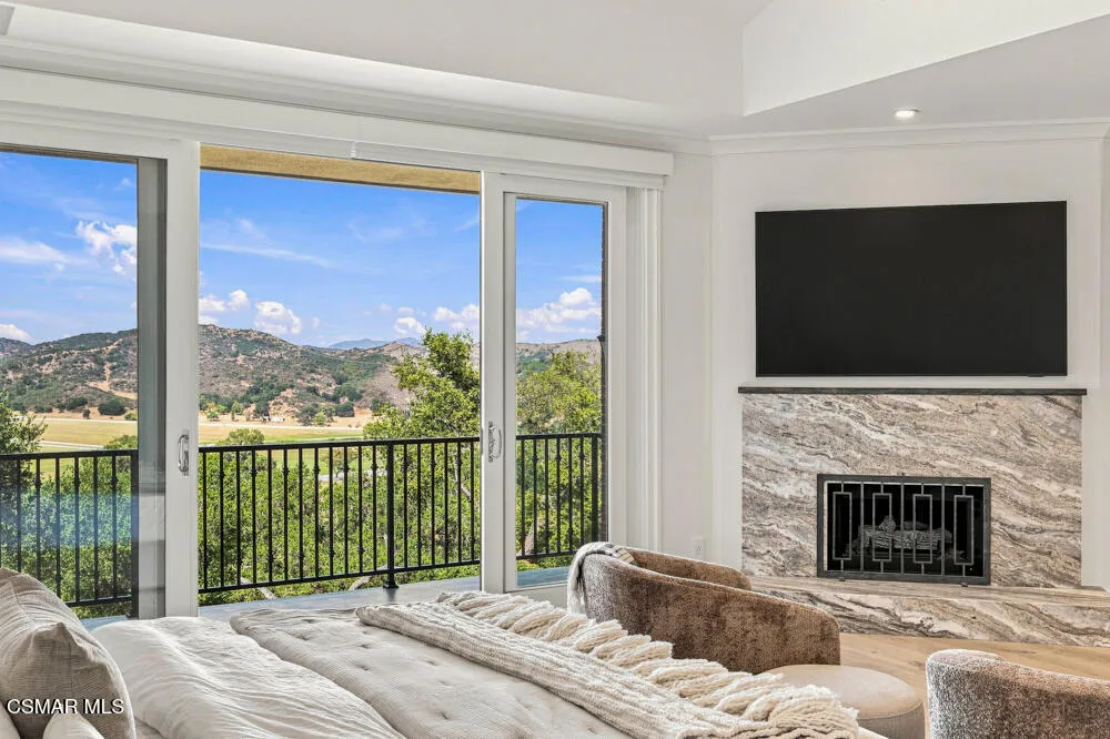 2342 Heatherbank Court Thousand Oaks, CA 91361
