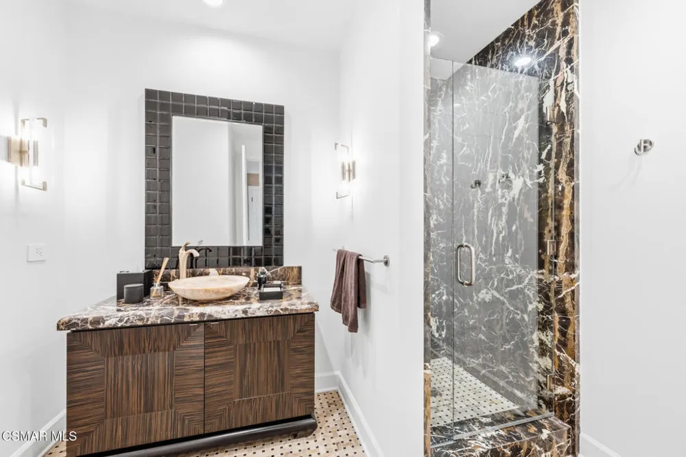2342 Heatherbank Court Thousand Oaks, CA 91361