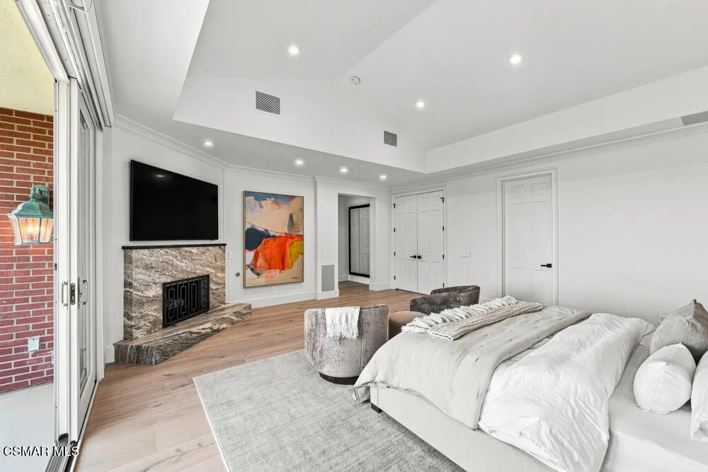 2342 Heatherbank Court Thousand Oaks, CA 91361