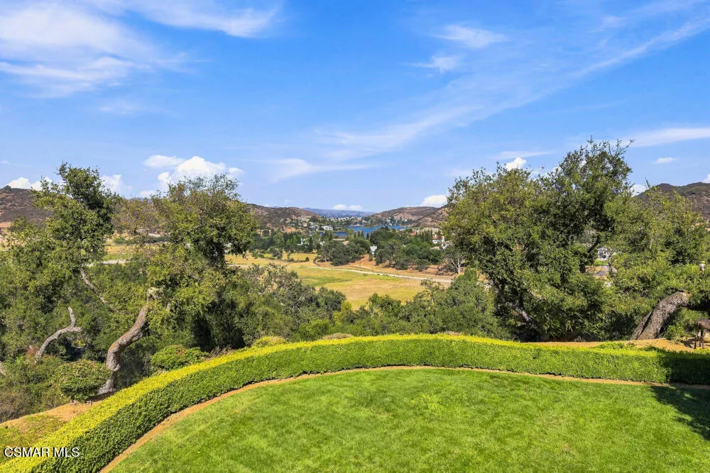 2342 Heatherbank Court Thousand Oaks, CA 91361