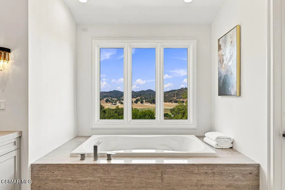 2342 Heatherbank Court Thousand Oaks, CA 91361