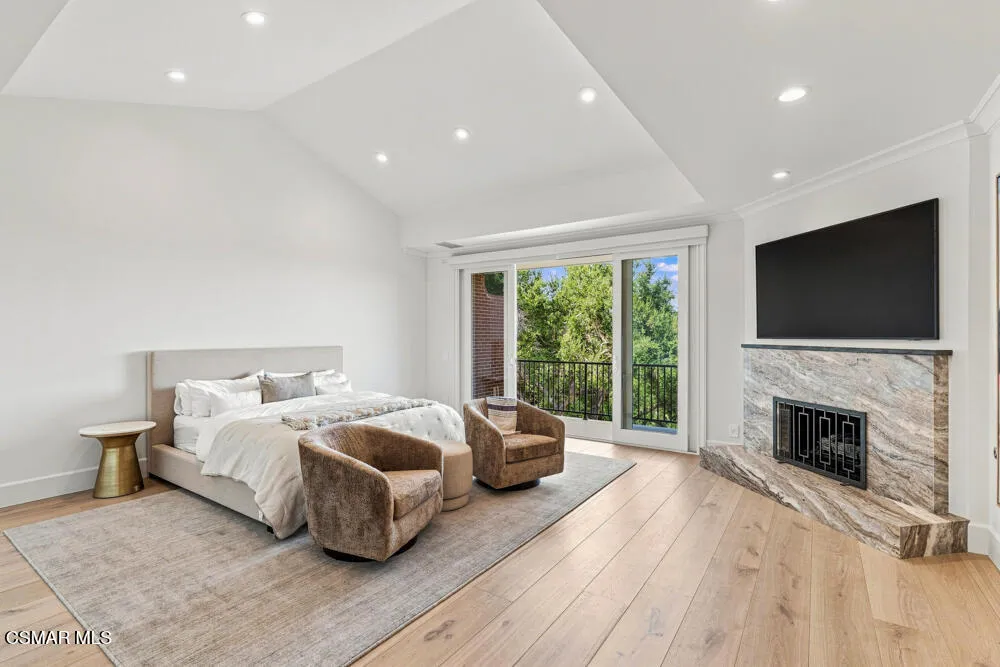 2342 Heatherbank Court Thousand Oaks, CA 91361