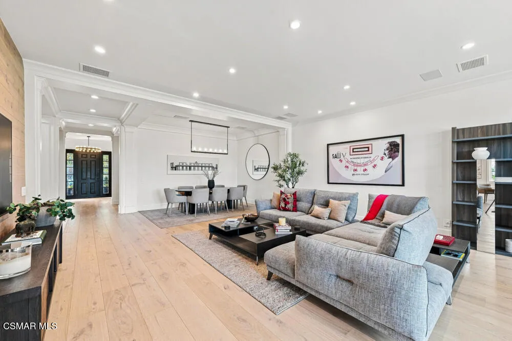 2342 Heatherbank Court Thousand Oaks, CA 91361