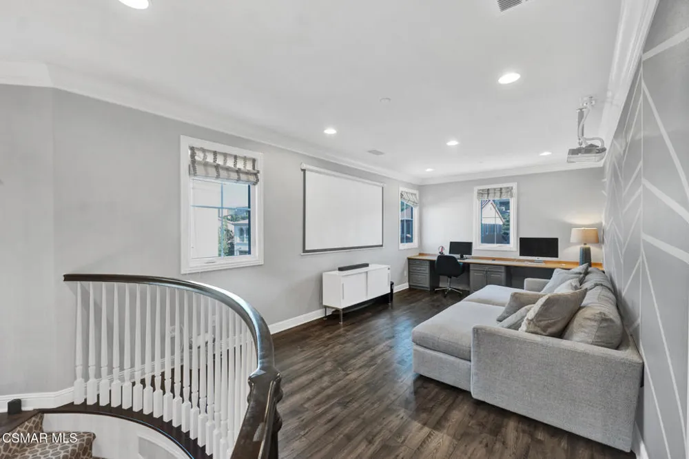 20511 Lantana Court Porter Ranch, CA 91326