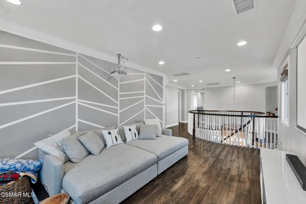 20511 Lantana Court Porter Ranch, CA 91326