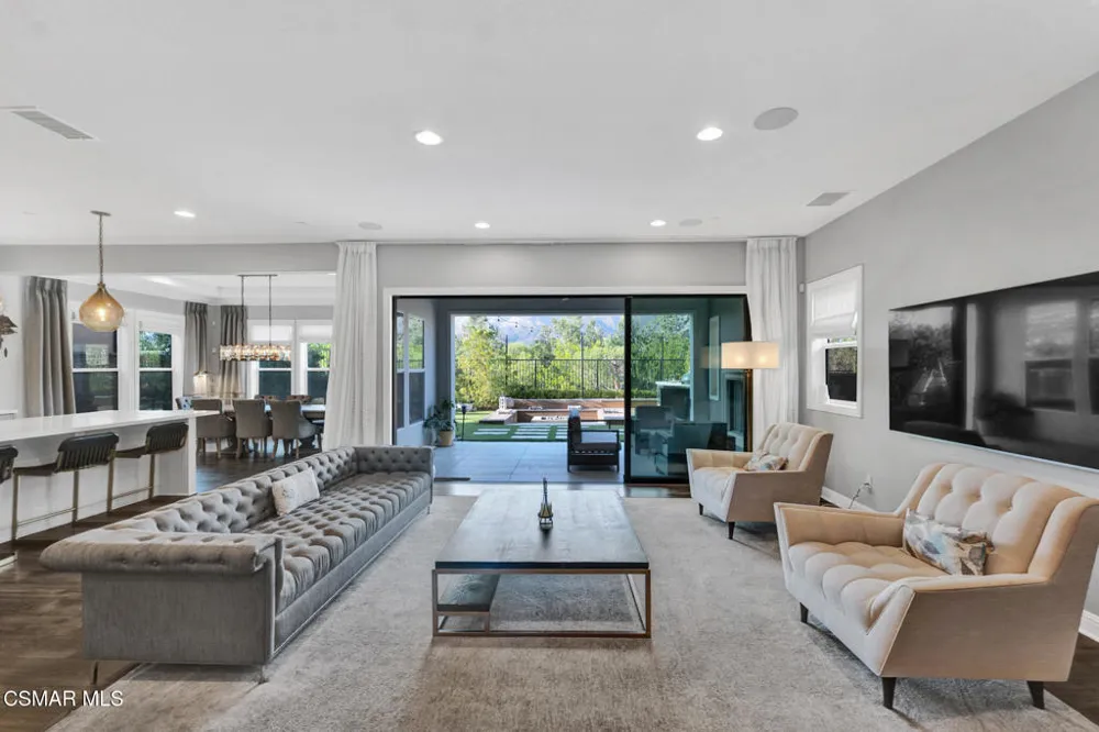 20511 Lantana Court Porter Ranch, CA 91326