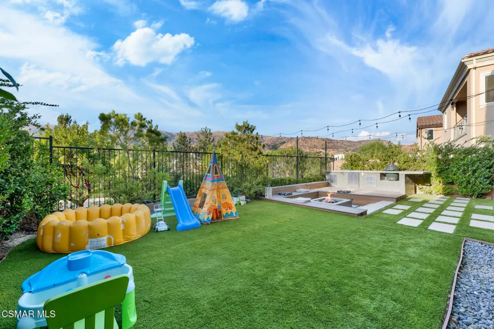 20511 Lantana Court Porter Ranch, CA 91326