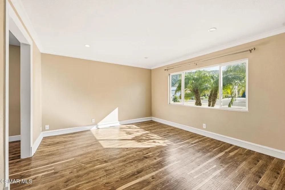 6271 Marsha Avenue Simi Valley, CA 93063