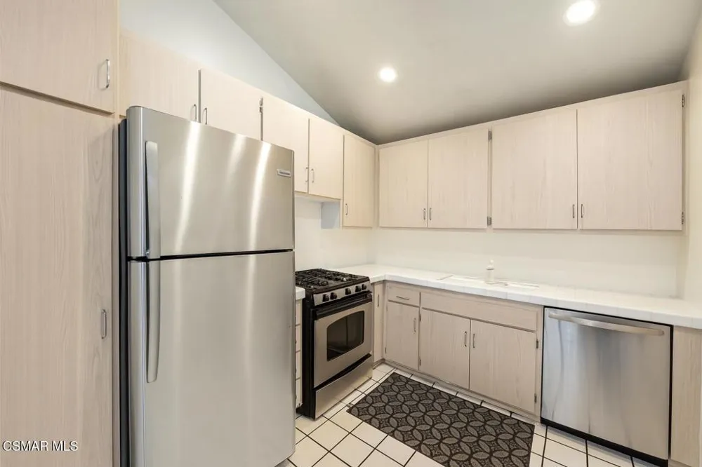 31552 Agoura Road #4 Westlake Village, CA 91361