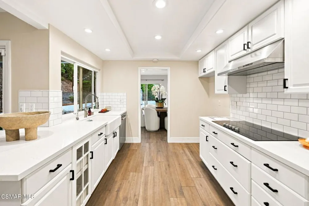 1616 Valecroft Avenue Westlake Village, CA 91361