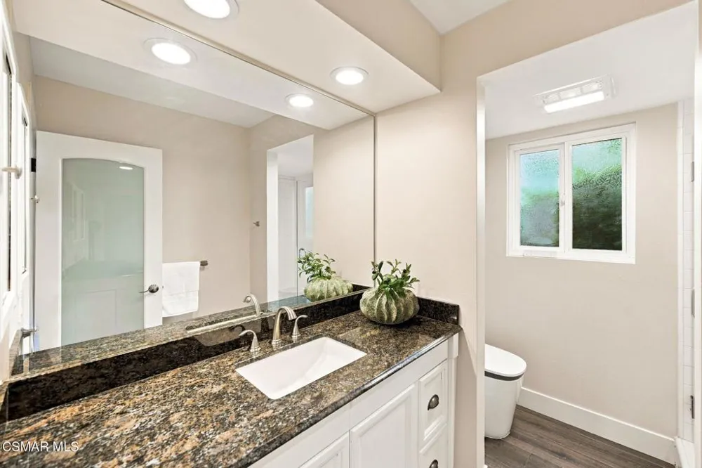 1616 Valecroft Avenue Westlake Village, CA 91361