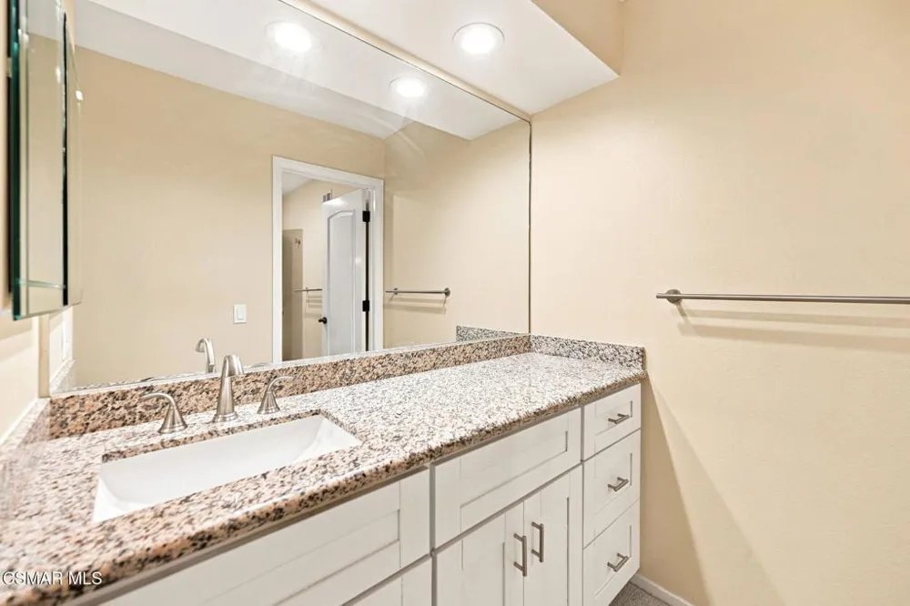 1616 Valecroft Avenue Westlake Village, CA 91361