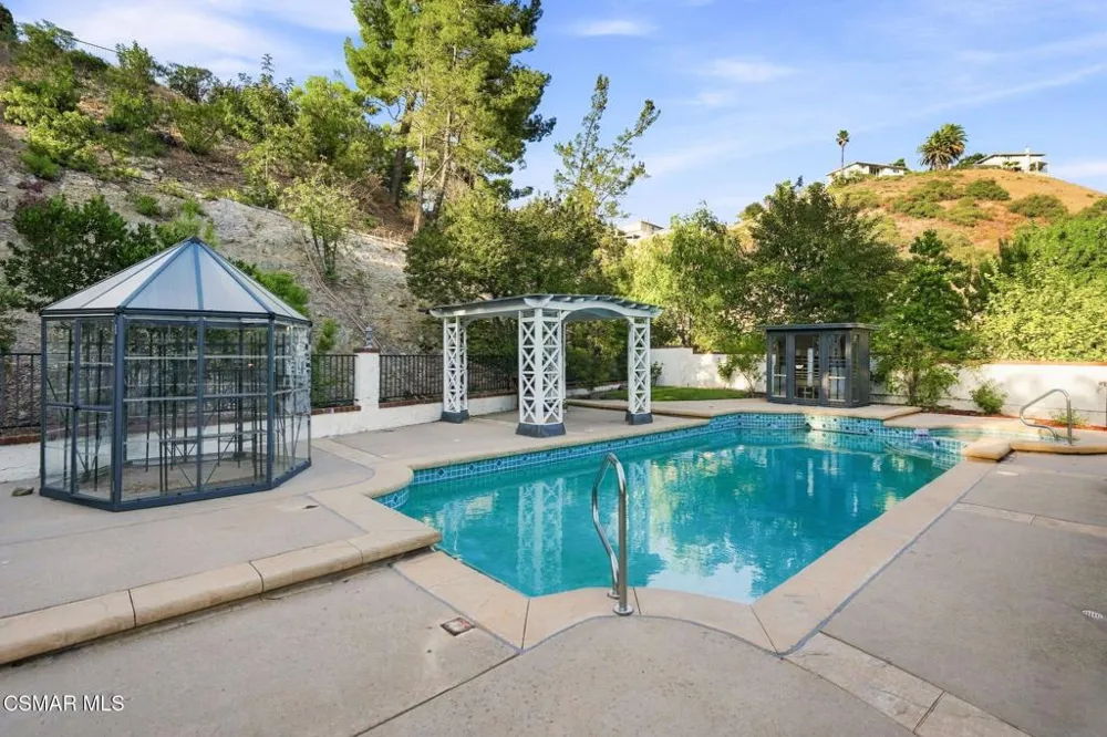 1616 Valecroft Avenue Westlake Village, CA 91361