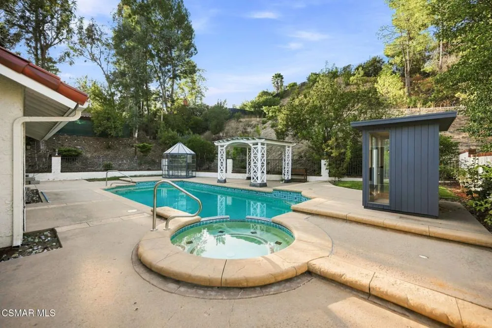 1616 Valecroft Avenue Westlake Village, CA 91361