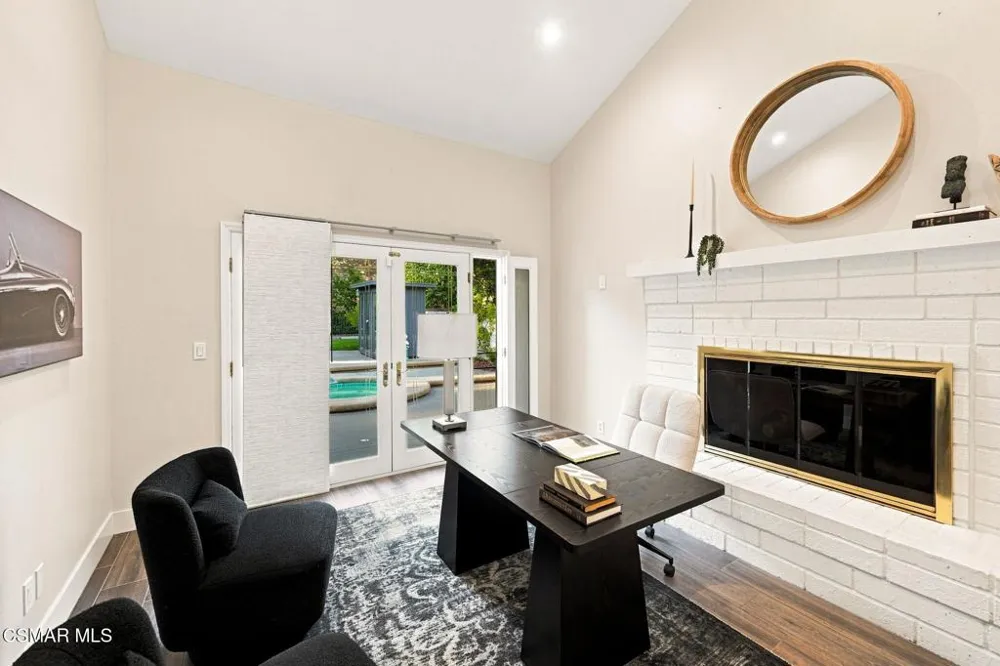 1616 Valecroft Avenue Westlake Village, CA 91361